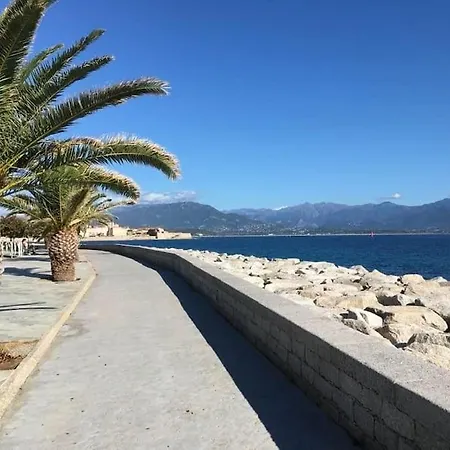 Studio Genovese Apartman *